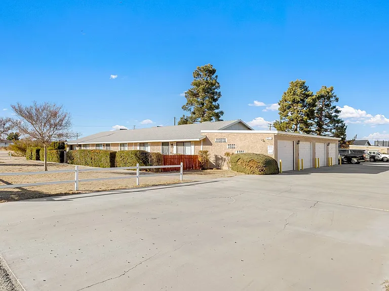 15360 Sequoia St — Photo 17