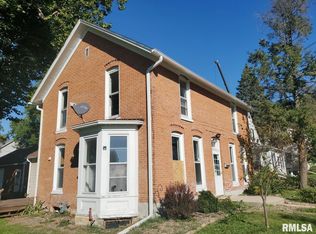 2344 N 6th St, Clinton, IA 52732