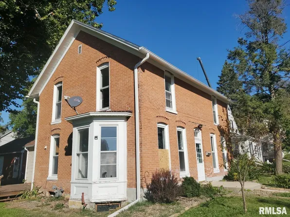 2344 N 6th St, Clinton, IA 52732