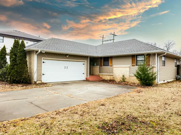 1326 E Cambridge Street, Springfield, MO 65804