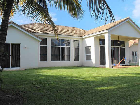 4th image of 8424 S Lake Forest Dr