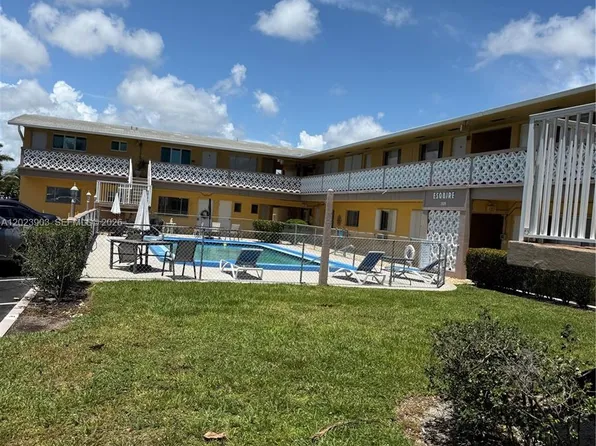 3525 Polk St APT 7, Hollywood, FL 33021