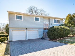 25 Evelyn Dr, Bethpage, NY 11714