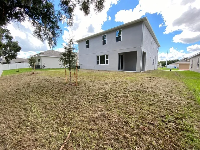 924 Avenal Ln — Photo 35