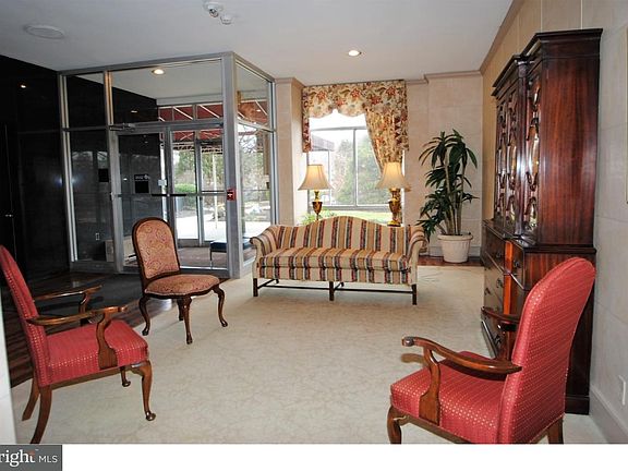 5th image of 2401 Pennsylvania Ave APT 316