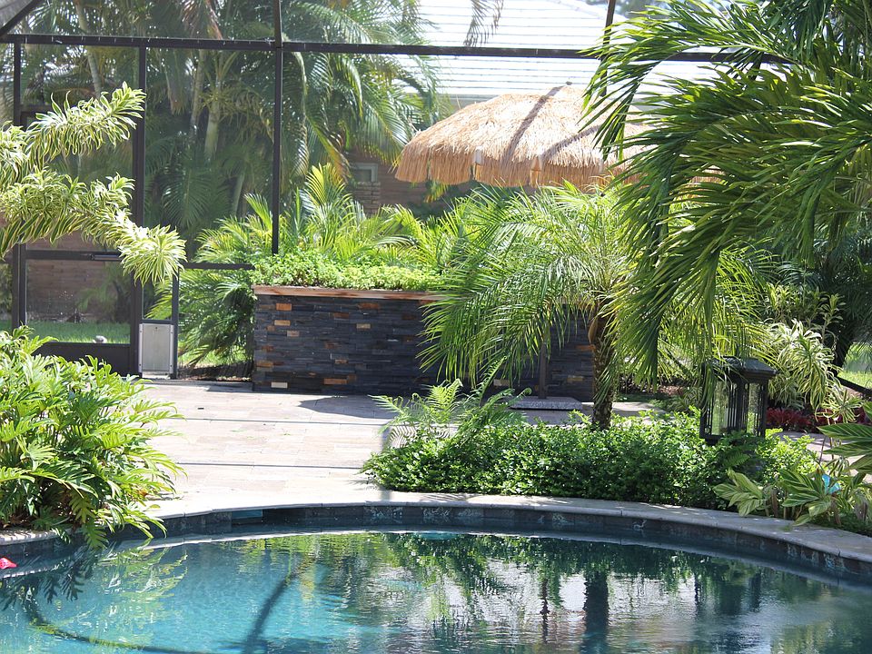 Pool with herb garden 