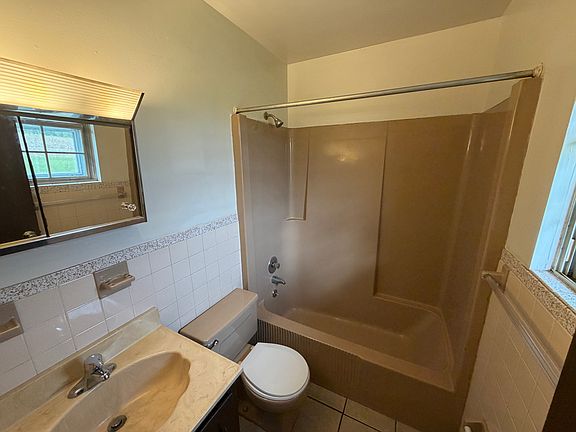 5th image of 68 Hill Rd #4