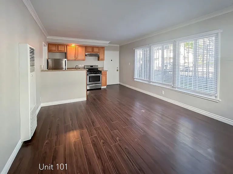 7510 Hollywood Blvd. Apartments — Photo 17