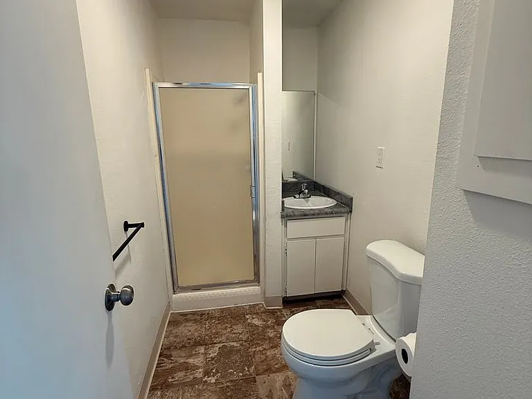 215 Semple St — Photo 23