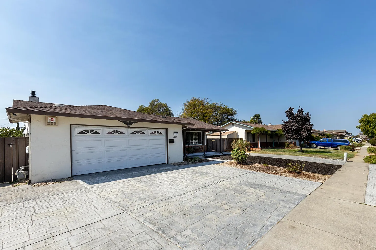 38879 Jonquil Dr photo 1