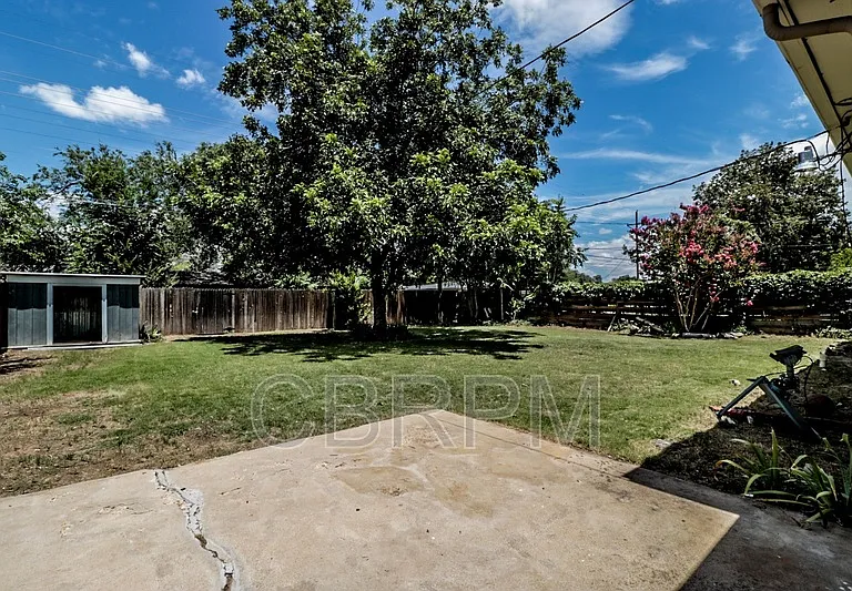 3818 32nd St — Photo 11