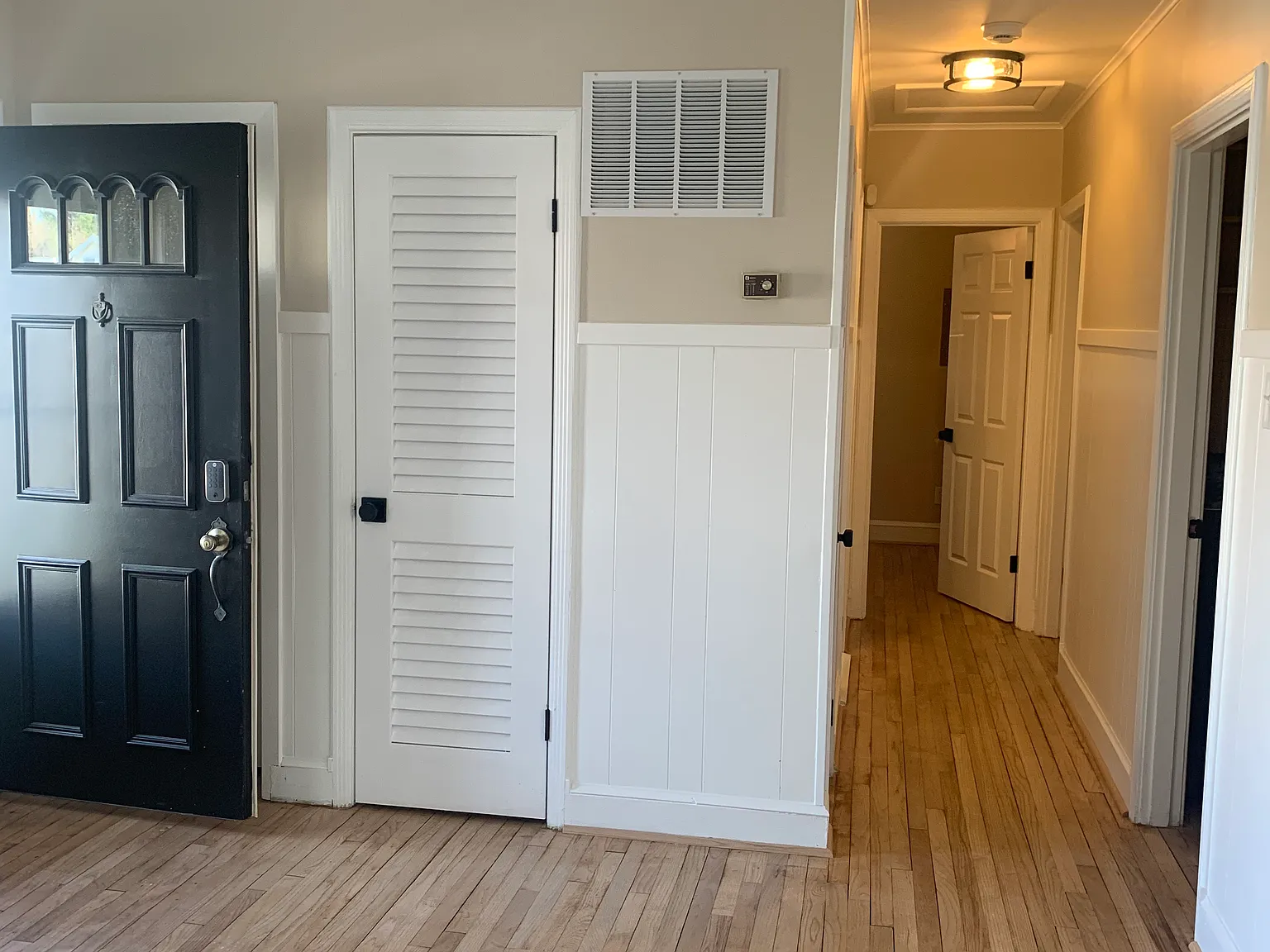 3 bed, 1015 sqft, $2,700 — Photo 2