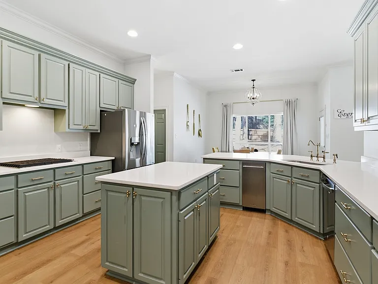 18 Tuckahoe — Photo 14