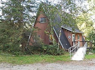 5415 E Skeels Rd, Holton, MI 49425