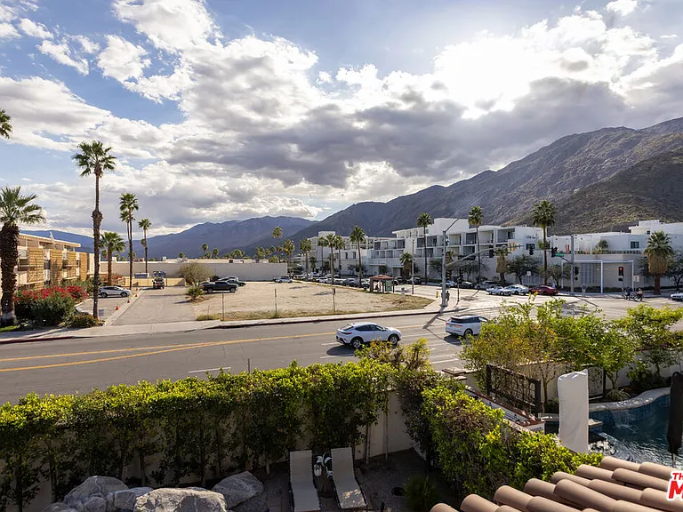 546 N Indian Canyon Dr — Photo 17