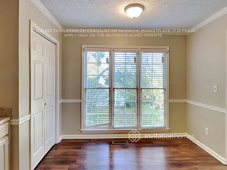 980 Burning Bush Dr — Photo 8