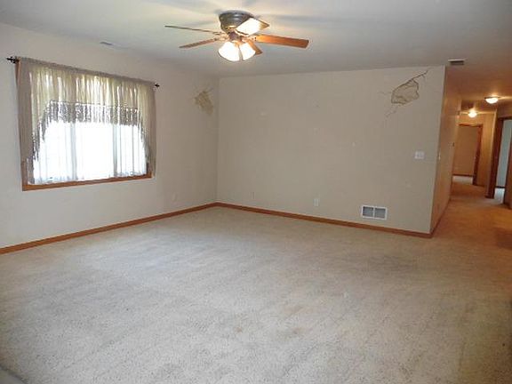 2nd image of 1742 Aspen Dr