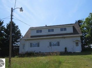 8198 Bennett Hill Rd, Central Lake, MI 49622