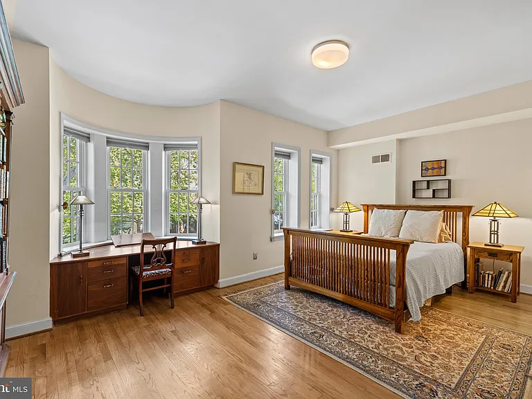 2426 I St NW — Photo 18