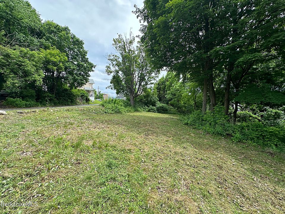 1st image of 33 Circular Ave