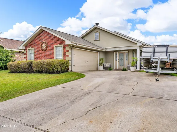 18040 Green Leaves Dr, Gulfport, MS 39503