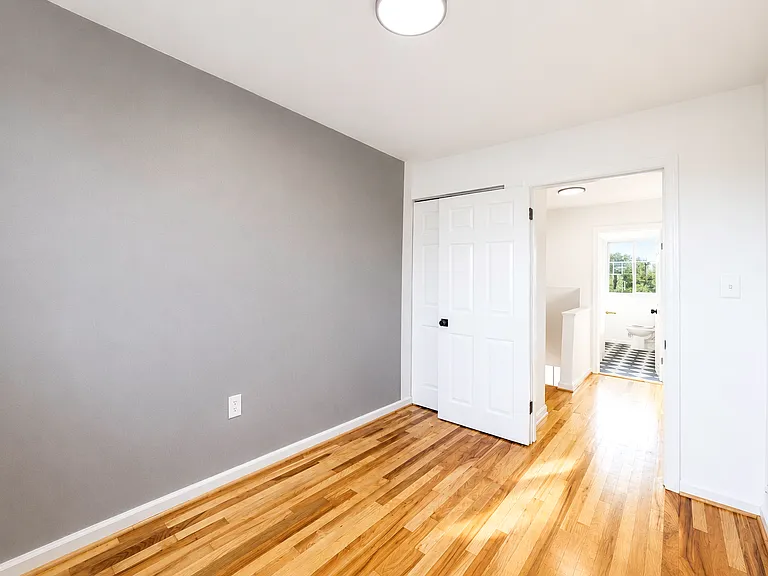 5729 Denwood Ave — Photo 15