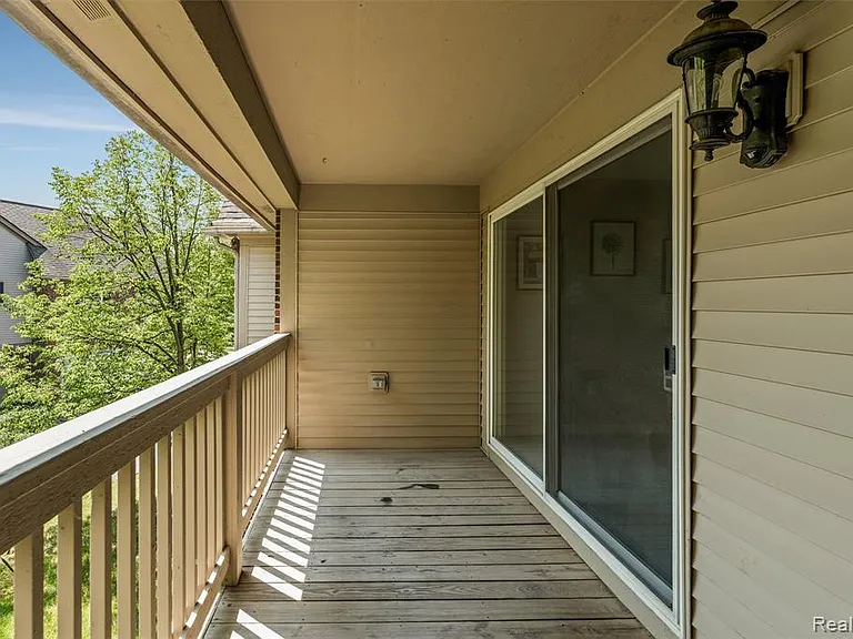 28126 Carlton Way Dr — Photo 10