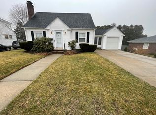 18 Brentwood Dr, Johnston, RI 02919