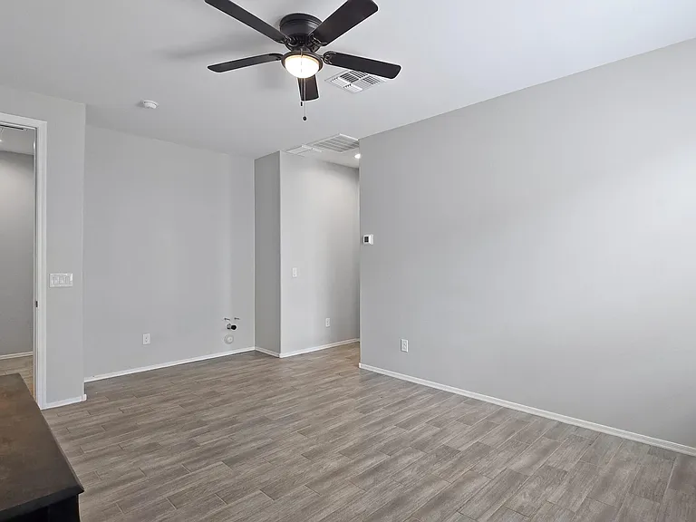 18572 W Cottontail Ln — Photo 10