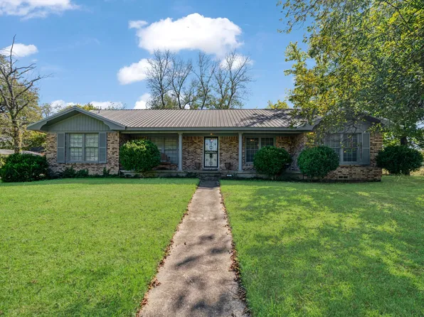 1200 W Main St, Clarksville, TX 75426