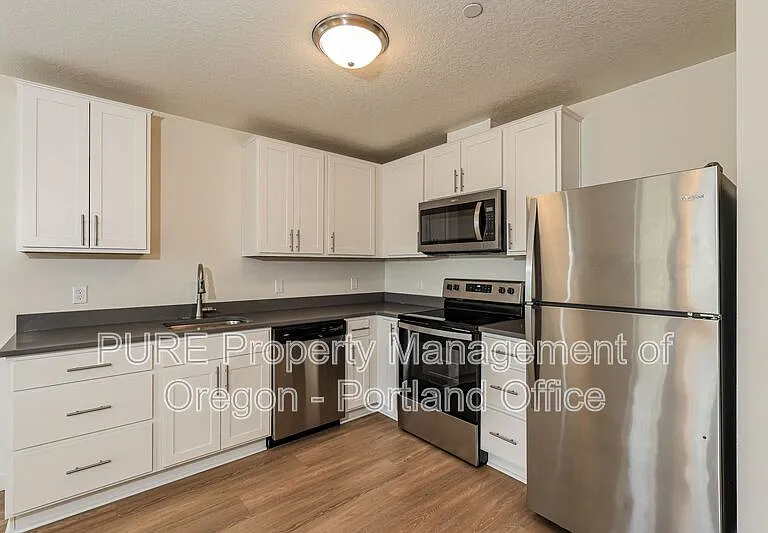 Halsey Crossing Apartments — Photo 20