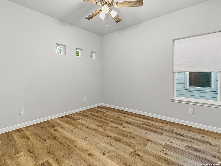 505 Linden Ave — Photo 23