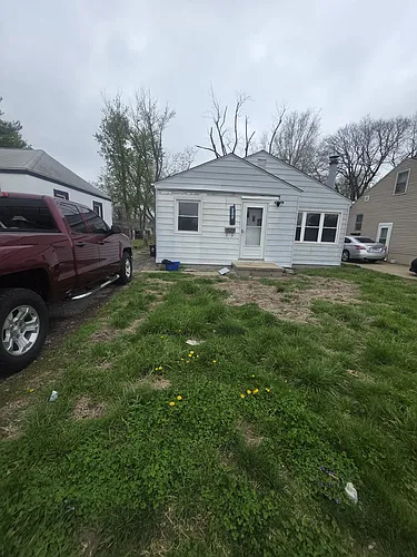 1828 W Leafland Ave Photo 1