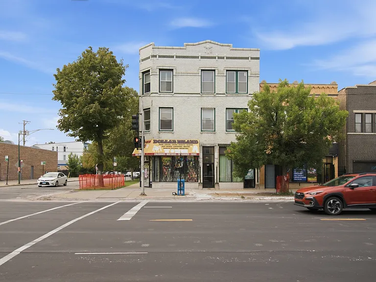3760 W Fullerton Ave #2W — Photo 1