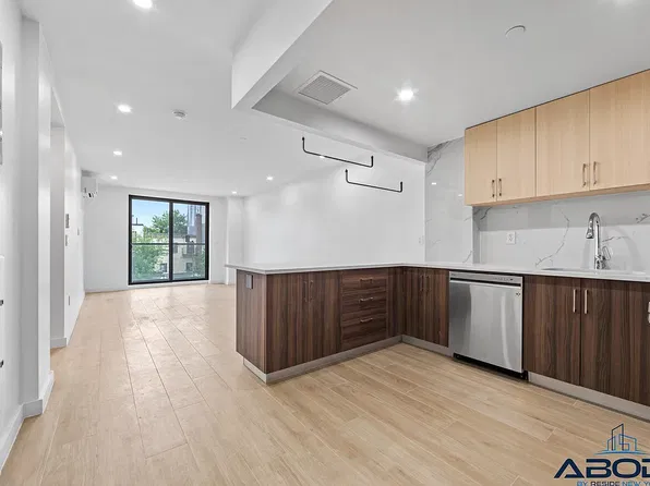 172 Irving Avenue image 1 of 6