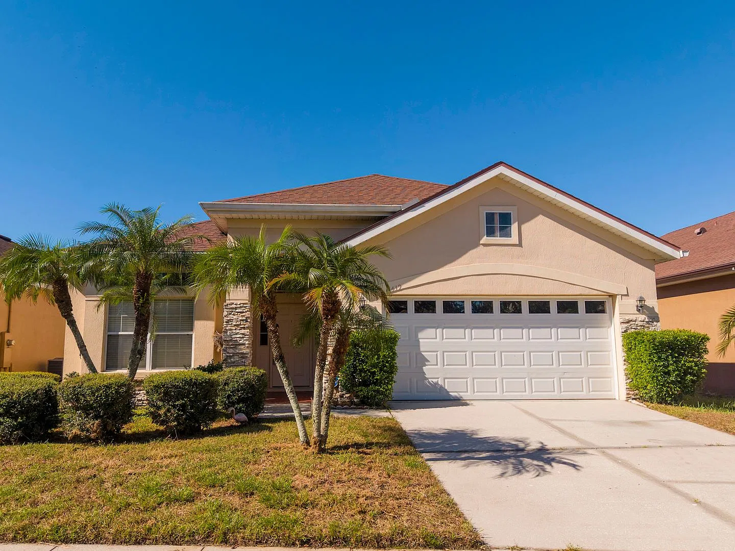 Gorgeous 4/2 Spacious Home with a Fenced Backyard and a 2 Car Garage in Falcon Trace - Orlando! — Photo 1