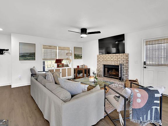 4th image of 107 Holcomb Rd