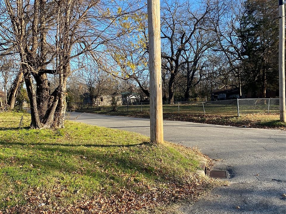 2nd image of 601 N Porter Ave