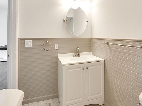 4th image of 92 Arkansas St