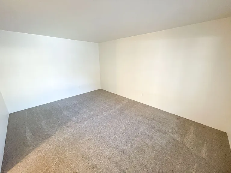 5416 N Hills Dr — Photo 7