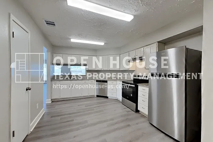 7334 Skybright Ln — Photo 6