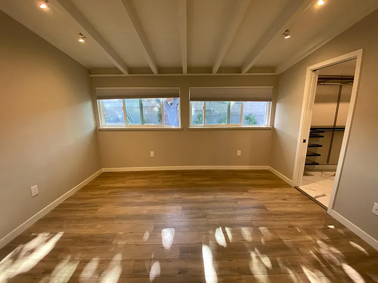 999 Blazingwood Dr — Photo 7