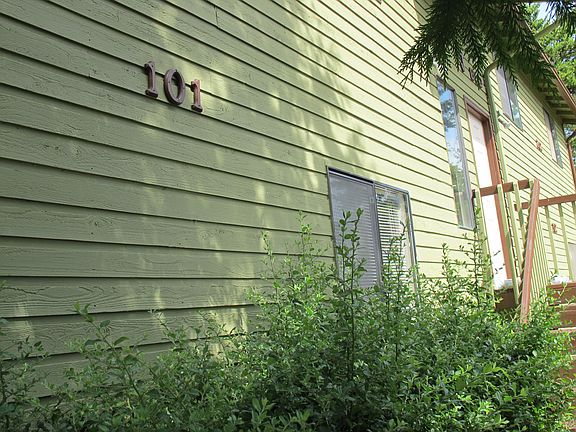 2nd image of 690 NW Atalanta Way APT J101