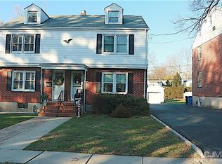 14 Woodwild Ter, Metuchen, NJ