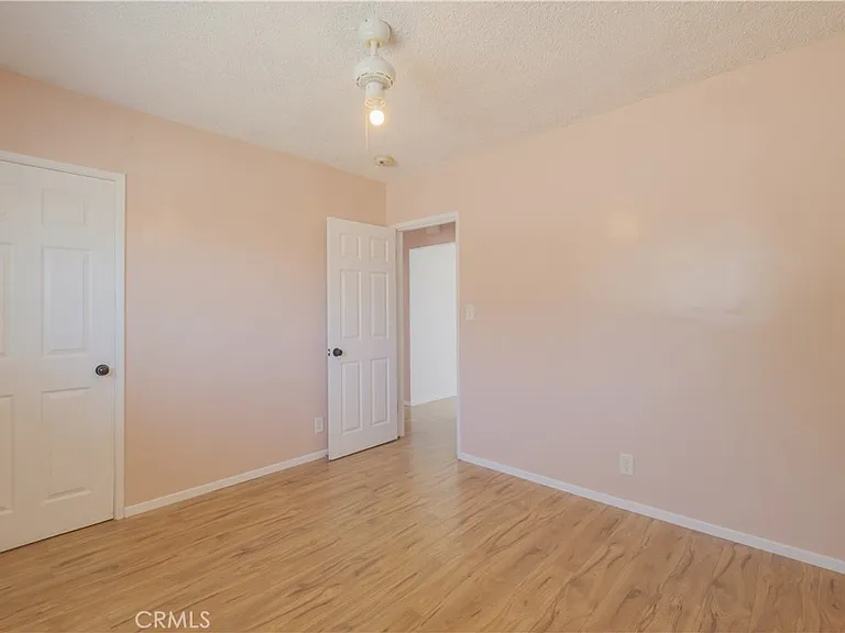 4433 Triggs St E — Photo 20