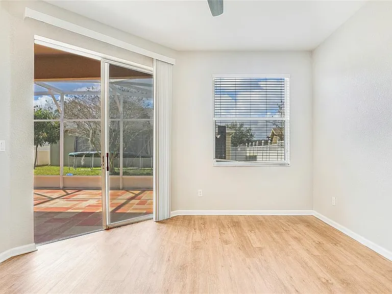 2920 Willow Creek Ln — Photo 24