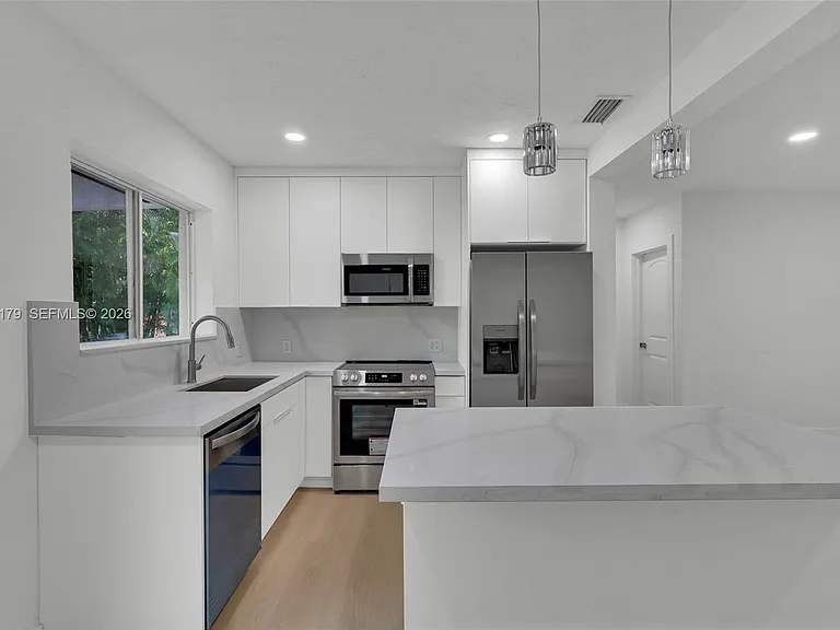 5111 SW 73rd Ter — Photo 11