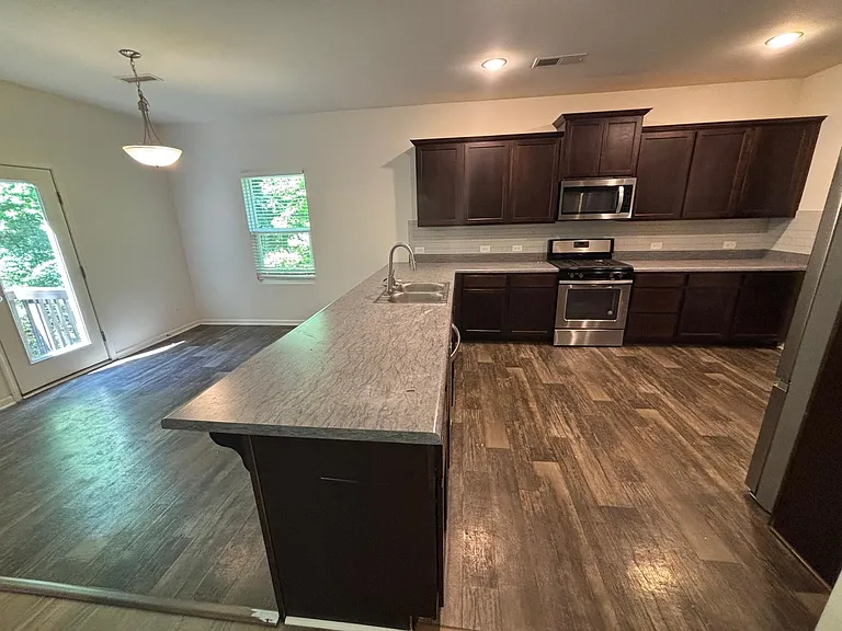 664 Rockbank Loop — Photo 7