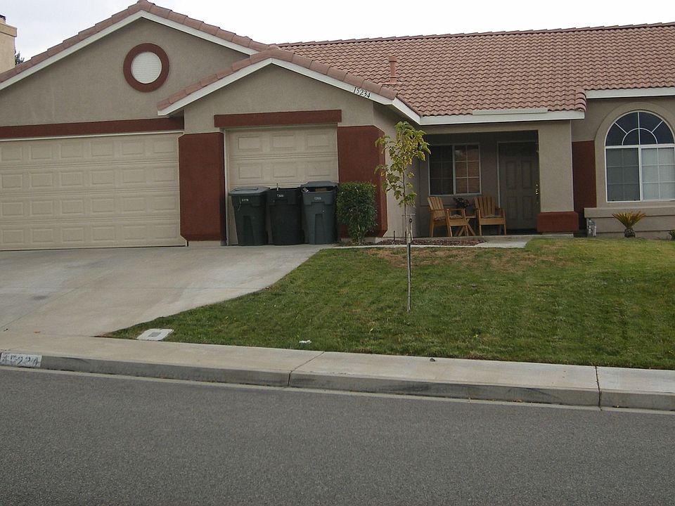 wonderful 3bedroom 2bath with view of the lake home