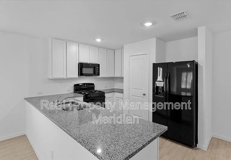 1821 Pentro Pkwy — Photo 16